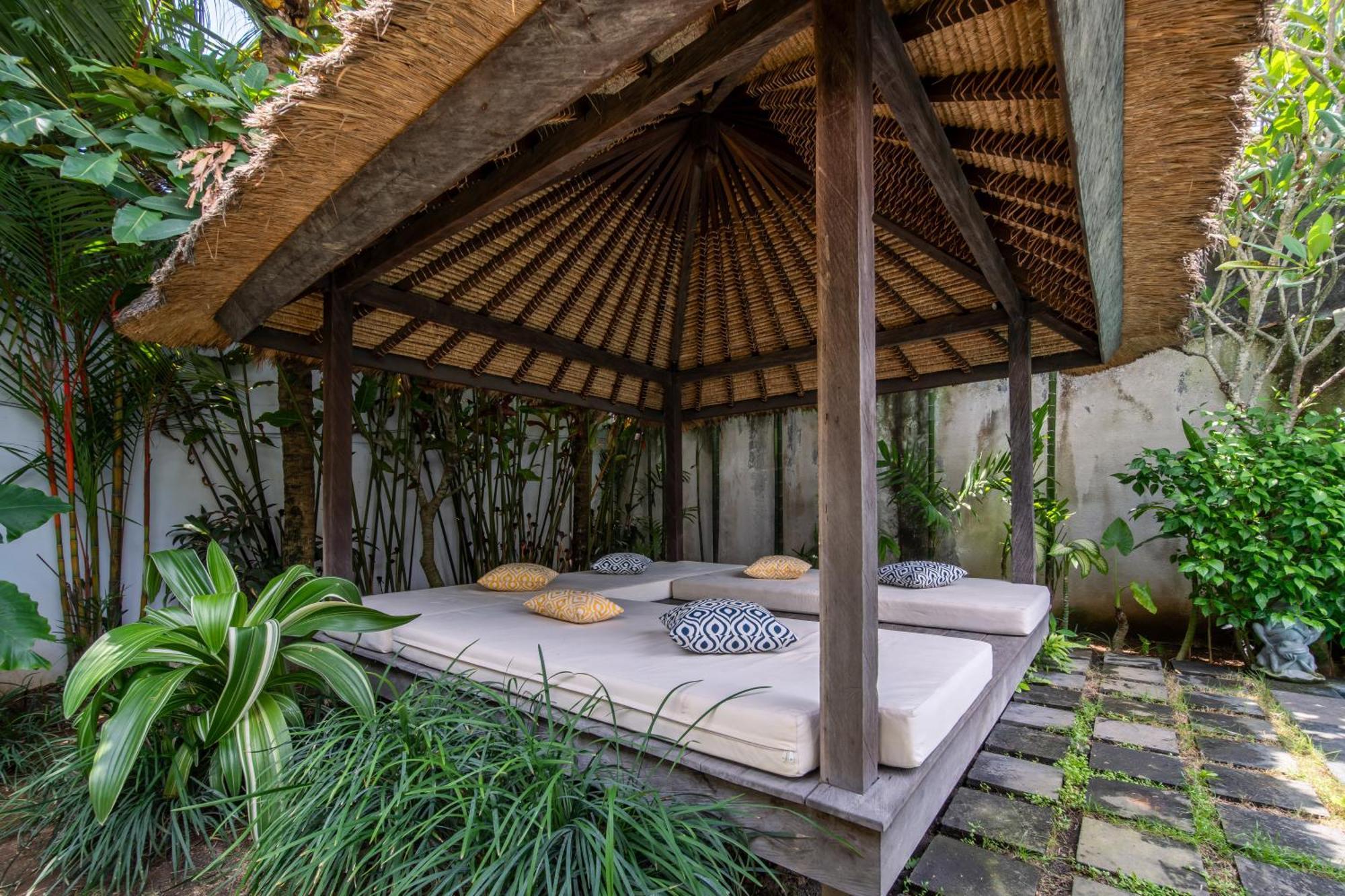 Villa Nikaia By Villa Finder Seminyak  Exterior photo